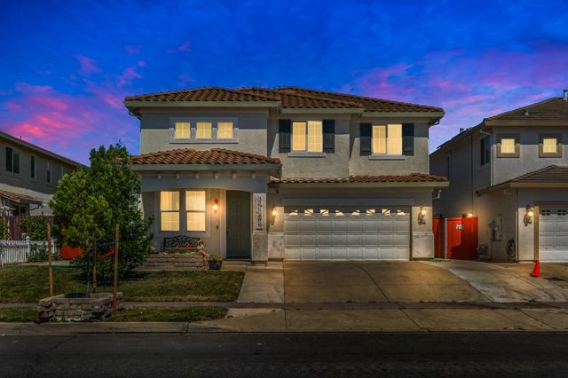 8727 Whitehouse Rd, Elk Grove, CA 95758