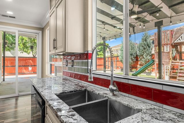 8727 Whitehouse Rd, Elk Grove, CA 95758