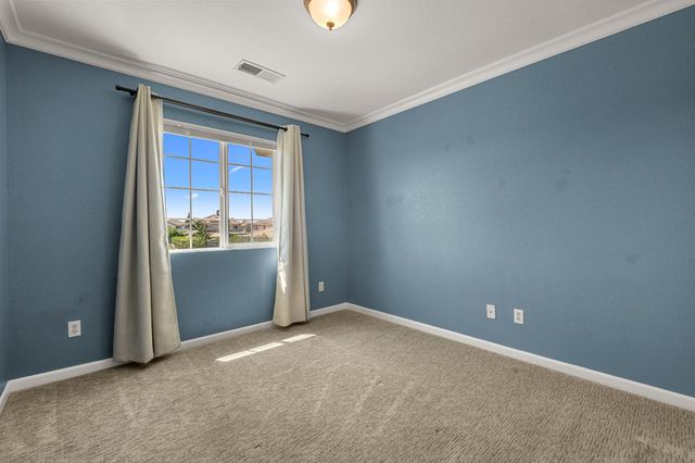 8727 Whitehouse Rd, Elk Grove, CA 95758