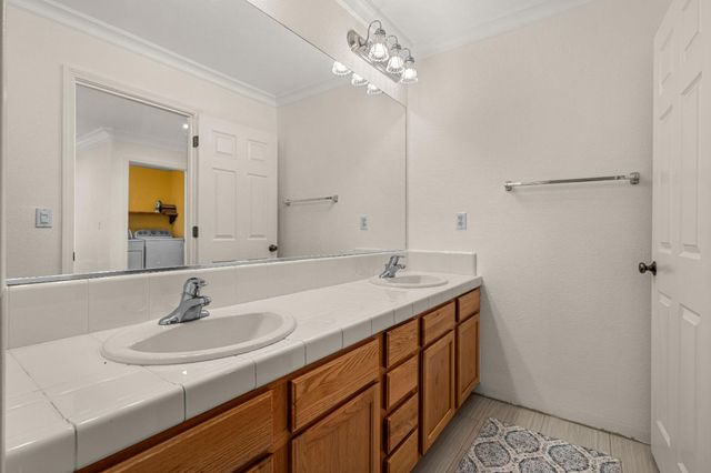 8727 Whitehouse Rd, Elk Grove, CA 95758