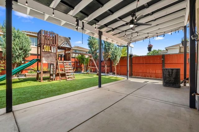 8727 Whitehouse Rd, Elk Grove, CA 95758