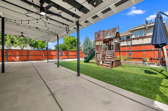 8727 Whitehouse Rd, Elk Grove, CA 95758