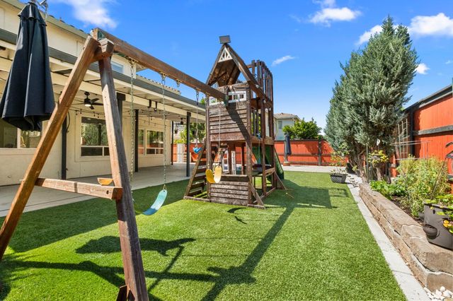 8727 Whitehouse Rd, Elk Grove, CA 95758