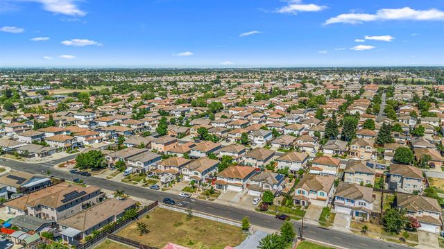 8727 Whitehouse Rd, Elk Grove, CA 95758