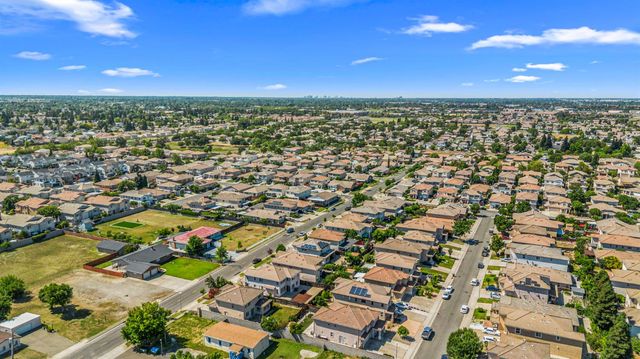 8727 Whitehouse Rd, Elk Grove, CA 95758