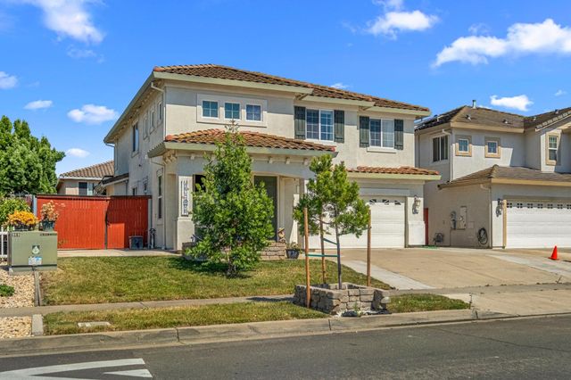 8727 Whitehouse Rd, Elk Grove, CA 95758