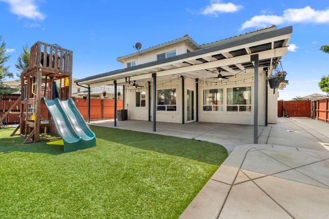 8727 Whitehouse Rd, Elk Grove, CA 95758
