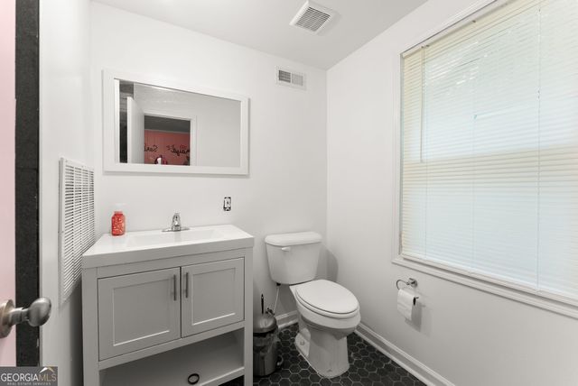 3677 Waverly Oaks Way, Snellville, GA 30039