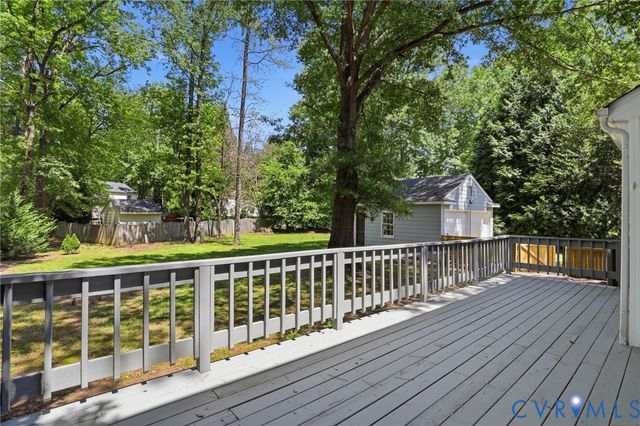 8262 Tangle Oaks Ct, Mechanicsville, VA 23111