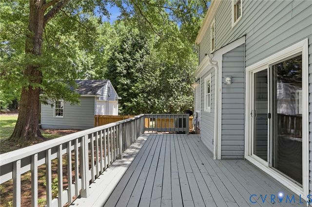 8262 Tangle Oaks Ct, Mechanicsville, VA 23111
