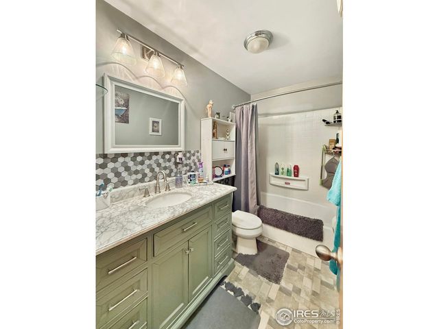 327 E Emerson St, Holyoke, CO 80734