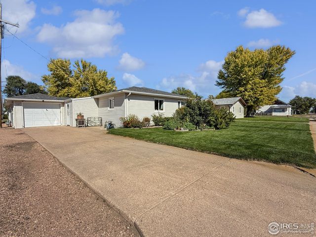 327 E Emerson St, Holyoke, CO 80734