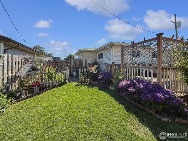 327 E Emerson St, Holyoke, CO 80734