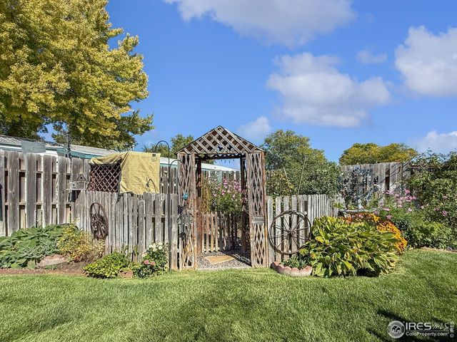 327 E Emerson St, Holyoke, CO 80734