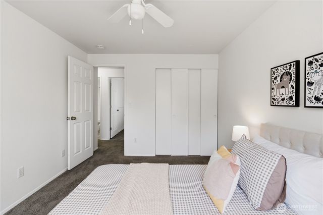 1016 215th Street SE, Bothell, WA 98021