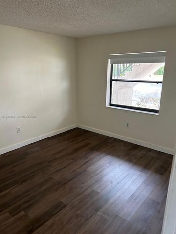 6031 Shakerwood Cir 105, Tamarac, FL 33319