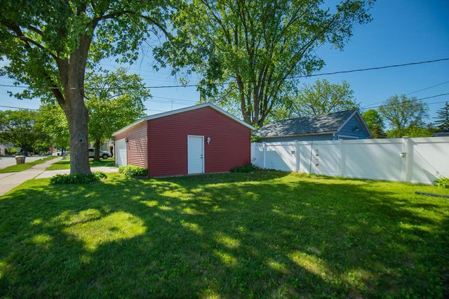 6234 34th AVENUE, Kenosha, WI 53142
