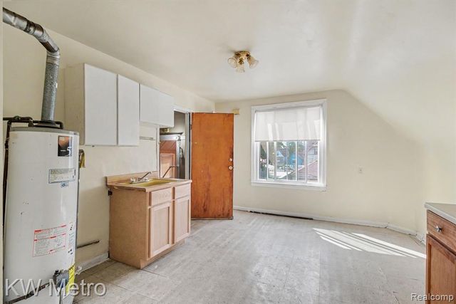 6345 Whitehead Street, Detroit, MI 48210