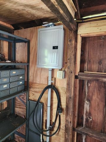 72 W Main St, Dudley, MA 01571