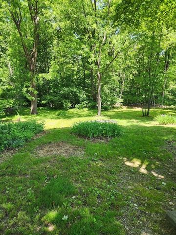 72 W Main St, Dudley, MA 01571