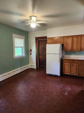 72 W Main St, Dudley, MA 01571