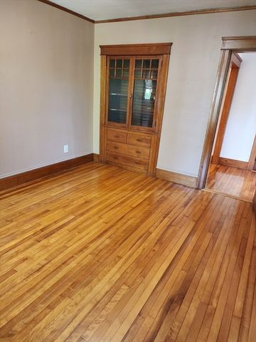 72 W Main St, Dudley, MA 01571