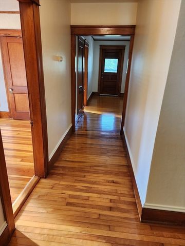 72 W Main St, Dudley, MA 01571