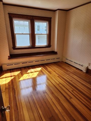 72 W Main St, Dudley, MA 01571