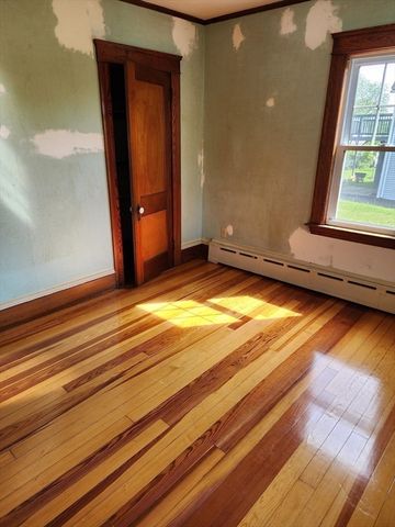 72 W Main St, Dudley, MA 01571