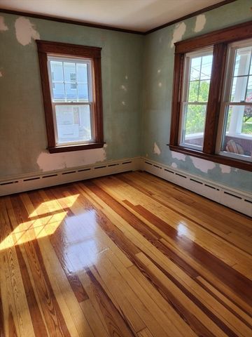 72 W Main St, Dudley, MA 01571