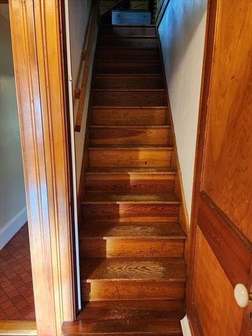 72 W Main St, Dudley, MA 01571