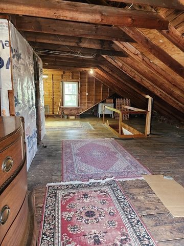72 W Main St, Dudley, MA 01571