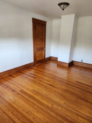 72 W Main St, Dudley, MA 01571