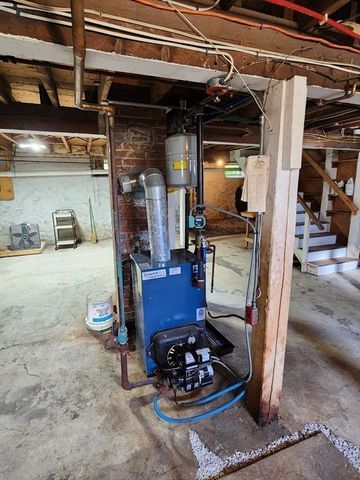 72 W Main St, Dudley, MA 01571