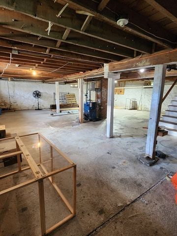 72 W Main St, Dudley, MA 01571