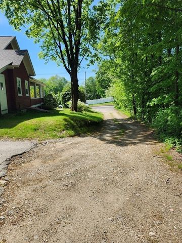 72 W Main St, Dudley, MA 01571