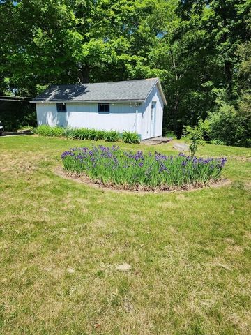 72 W Main St, Dudley, MA 01571