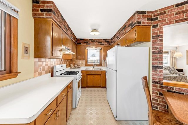 5640 S 30 Street, Milwaukee, WI 53221