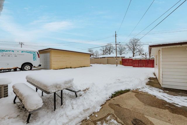 5640 S 30 Street, Milwaukee, WI 53221