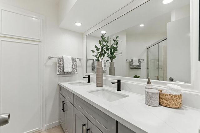 999 W Evelyn Terrace 29, Sunnyvale, CA 94086