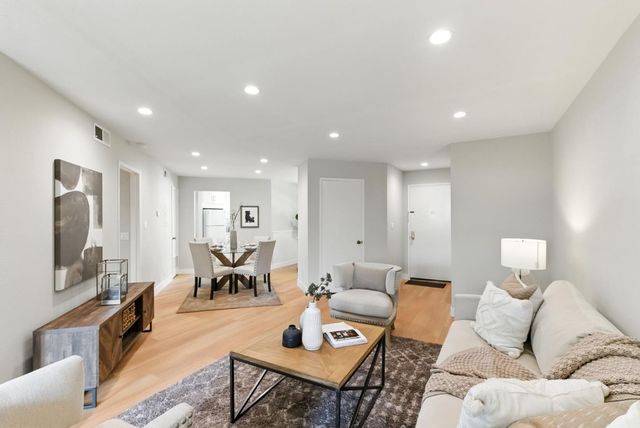999 W Evelyn Terrace 29, Sunnyvale, CA 94086