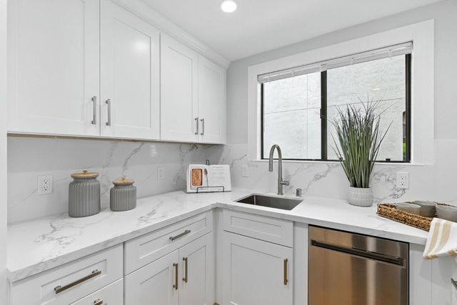 999 W Evelyn Terrace 29, Sunnyvale, CA 94086
