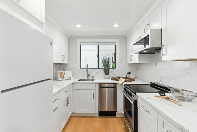 999 W Evelyn Terrace 29, Sunnyvale, CA 94086