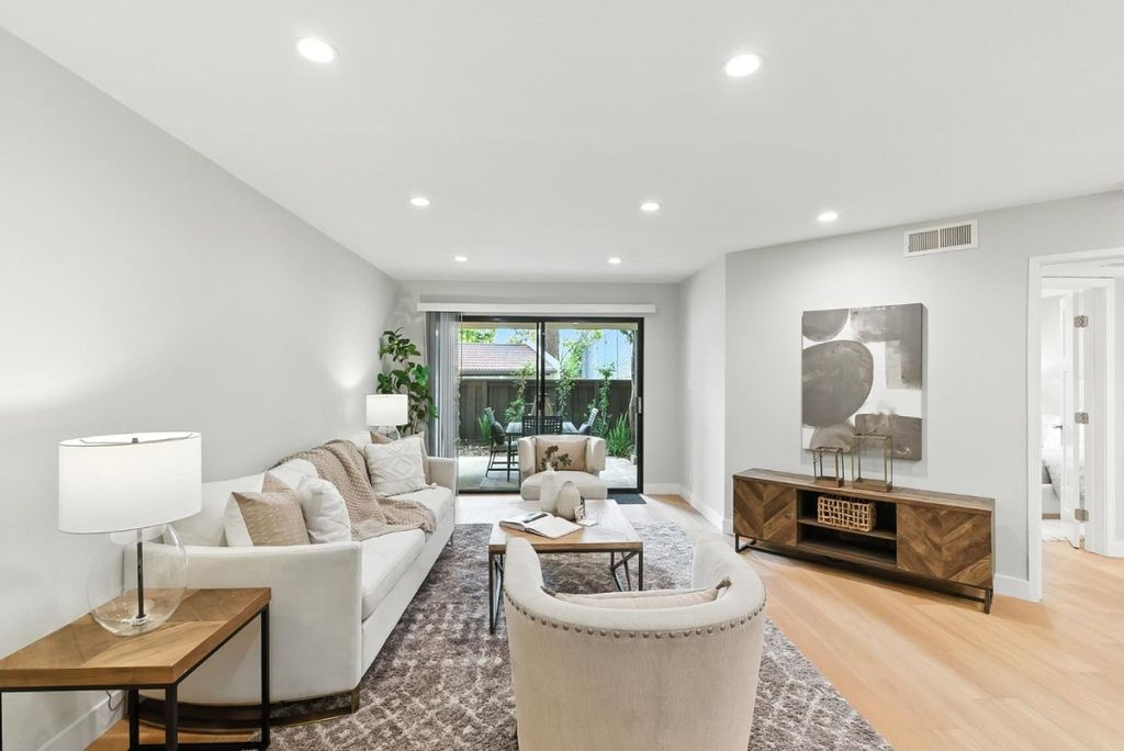 999 W Evelyn Terrace 29, Sunnyvale, CA 94086