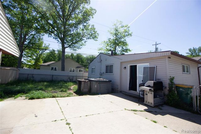 30422 Leroy Street, Romulus, MI 48174