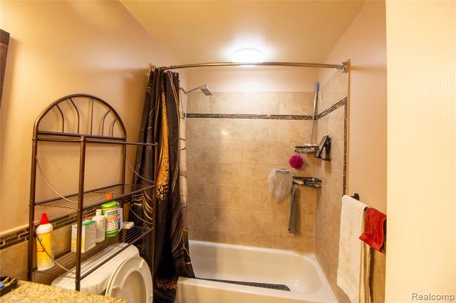 30422 Leroy Street, Romulus, MI 48174