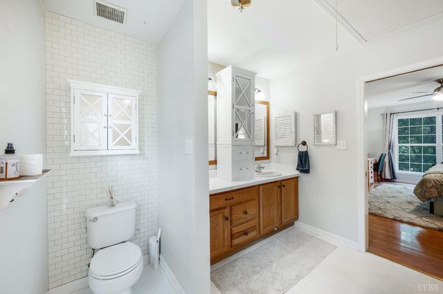 5910 Boonsboro Road, Lynchburg, VA 24503