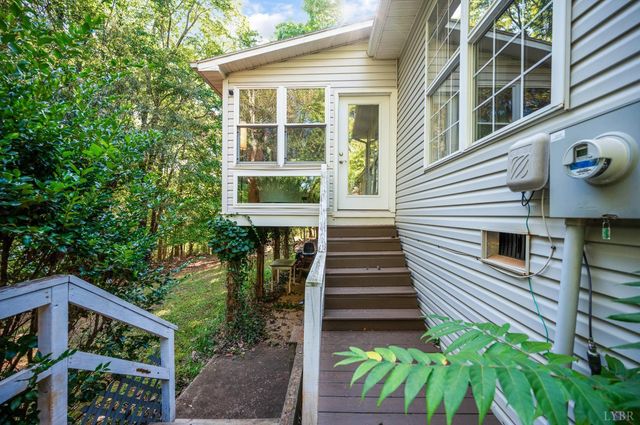 5910 Boonsboro Road, Lynchburg, VA 24503