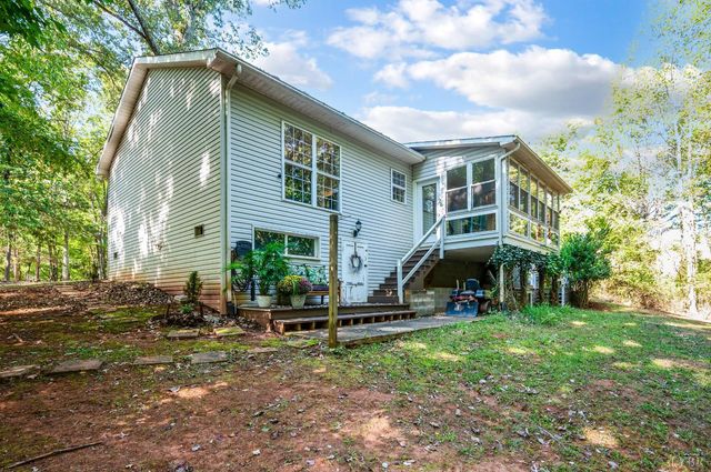 5910 Boonsboro Road, Lynchburg, VA 24503