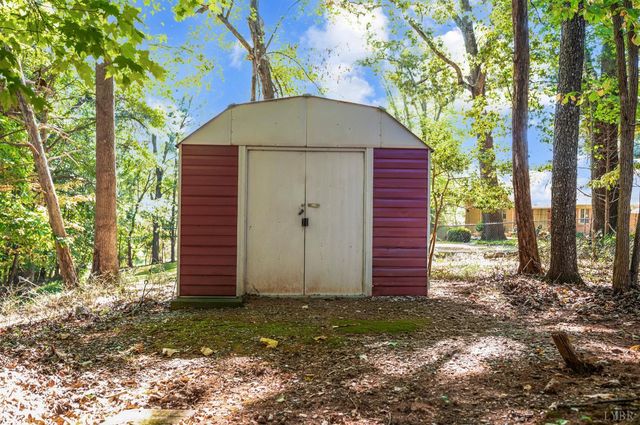 5910 Boonsboro Road, Lynchburg, VA 24503